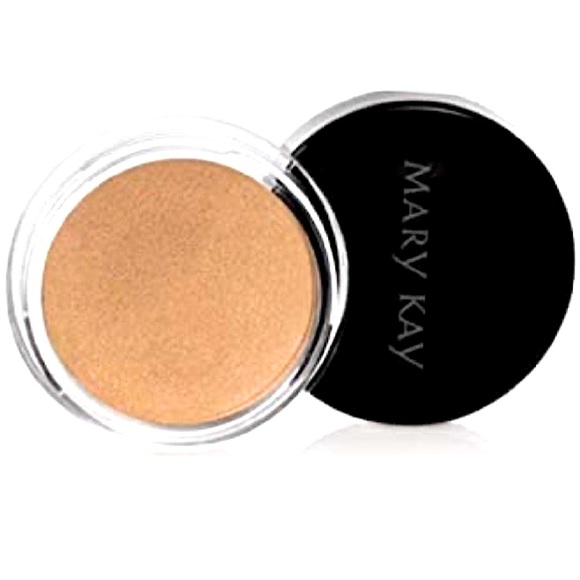 Mary Kay Apricot Twist Cream Eyeshadow, Full Size. - Picture 2 of 4